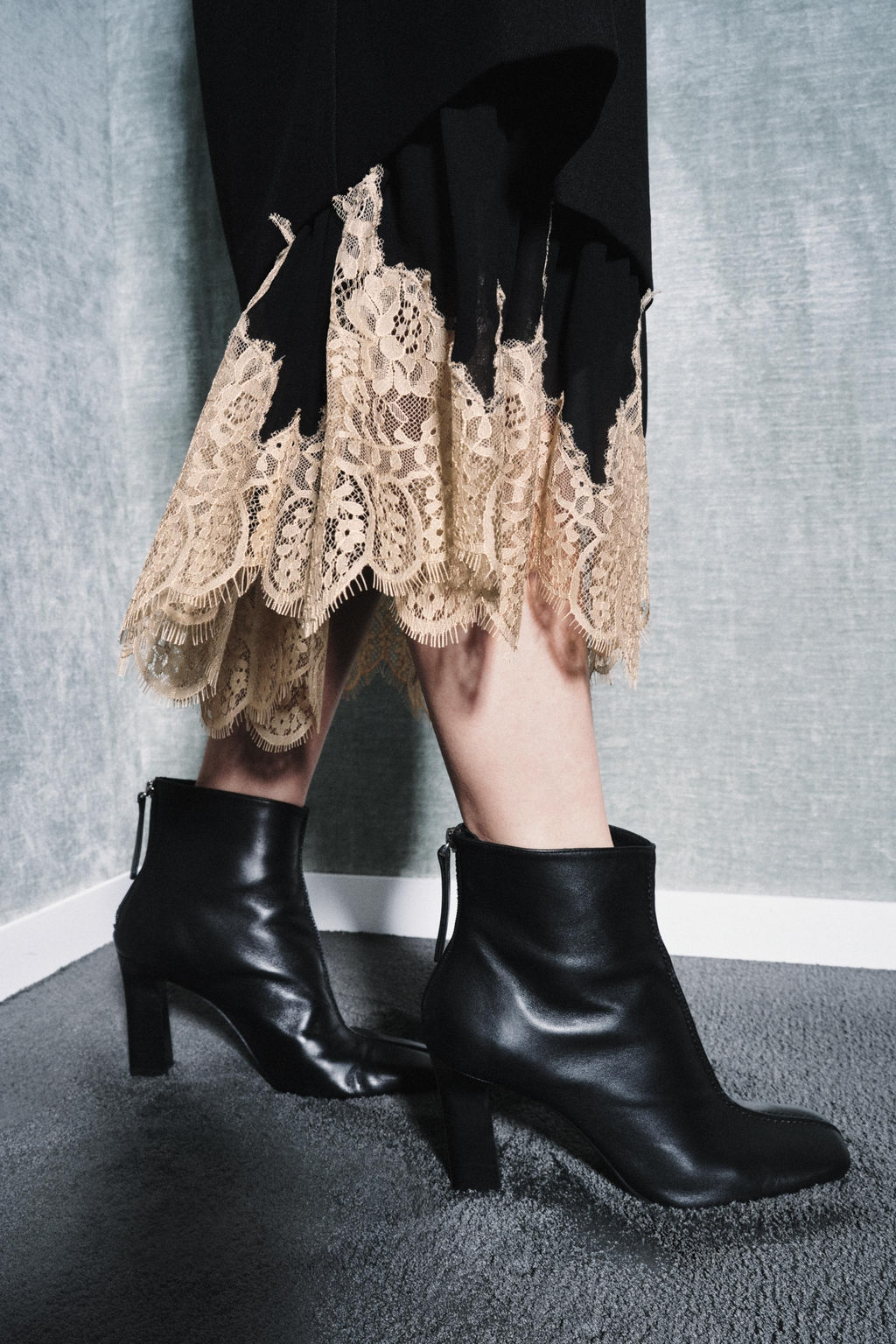 LIMITED EDITION LEATHER HEELED ANKLE BOOTS - Zara фото 2