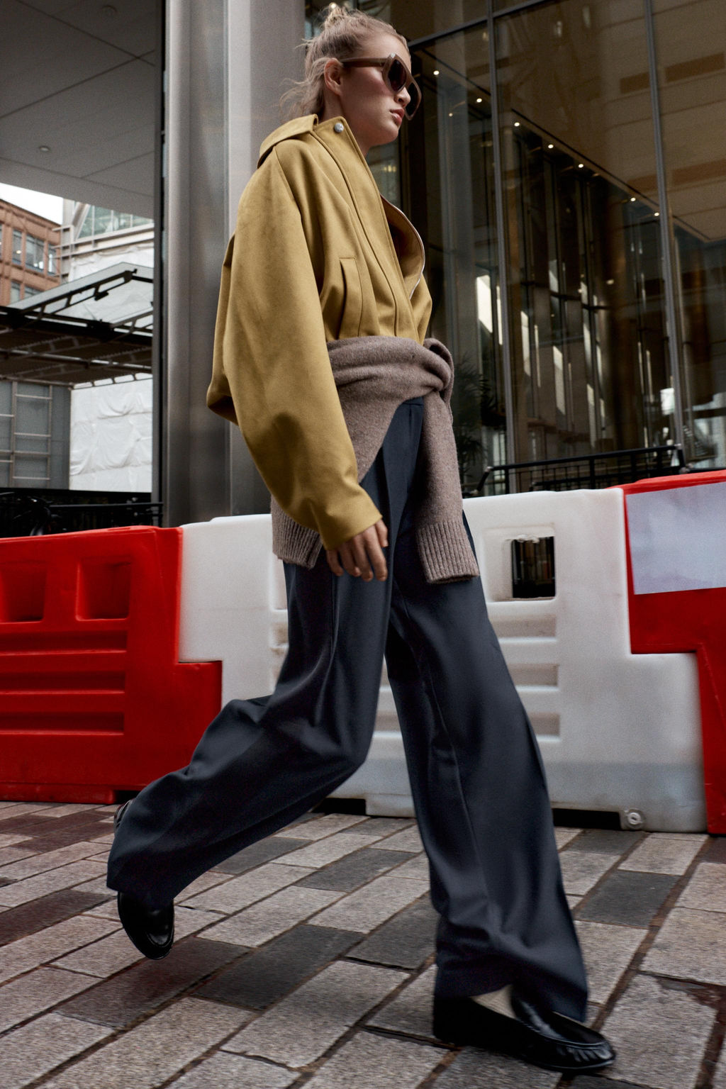 TROUSERS WITH SIDE STRIPES - Zara фото 4