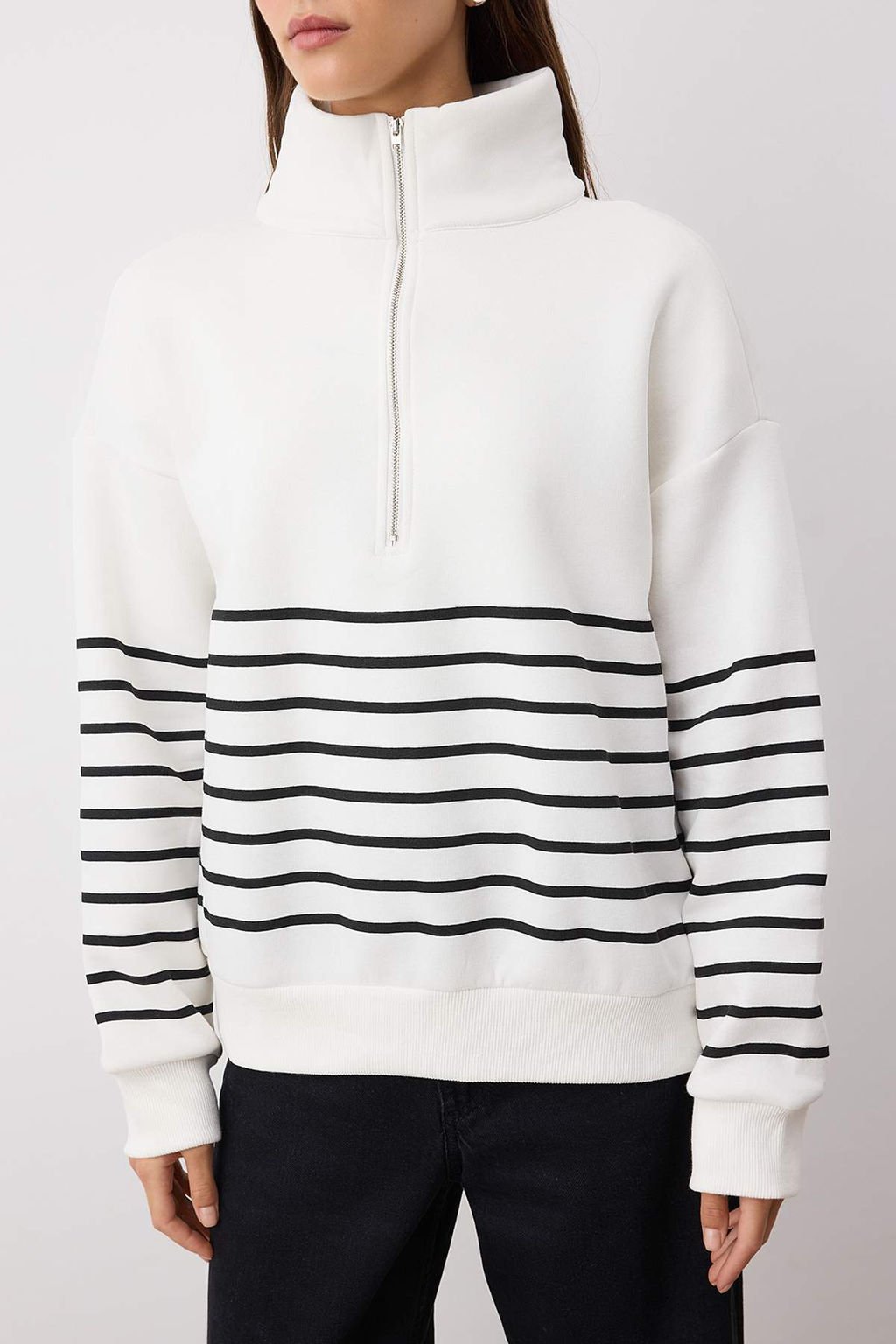 Ekru Cizgili Oversize/Genis Kal?p Fermuarl? Kal?n Ici Polarl? Orme Sweatshirt TWOAW26SW00044 - Trendyolmilla фото 3