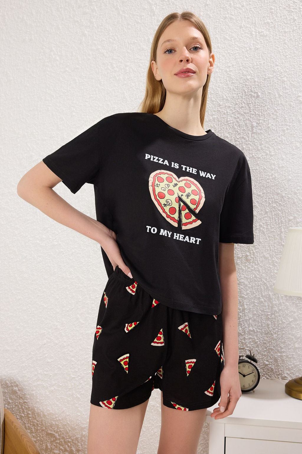 Trendyolmilla Kad?n Couple/Cift Siyah %100 Pamuklu Pizza Desenli Sortlu Orme Pijama Tak?m? THMSS25PT00333  фото 3