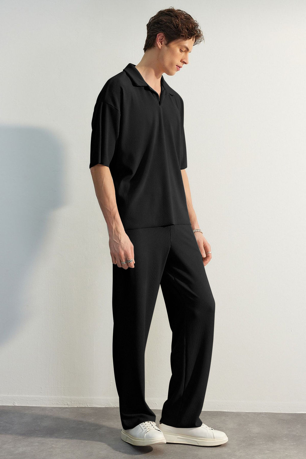 Siyah Straight Fit Dokulu Gizli Kordonlu Tek Parca Esofman Alt? TMNSS23EA00013