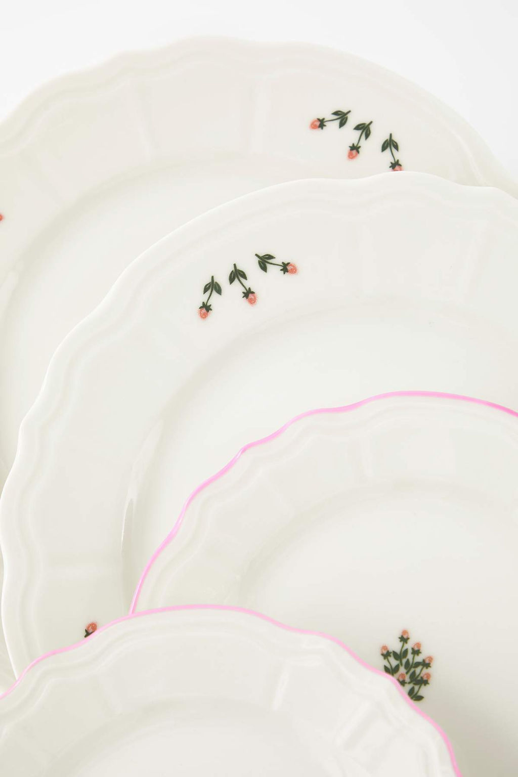 Trendyolmilla Home 2li Porselen Cicek Bask?l? Pasta Tabag? 20 cm & 2li Porselen Servis Tabag? 26 cm TPHSS25TBK00023  фото 4