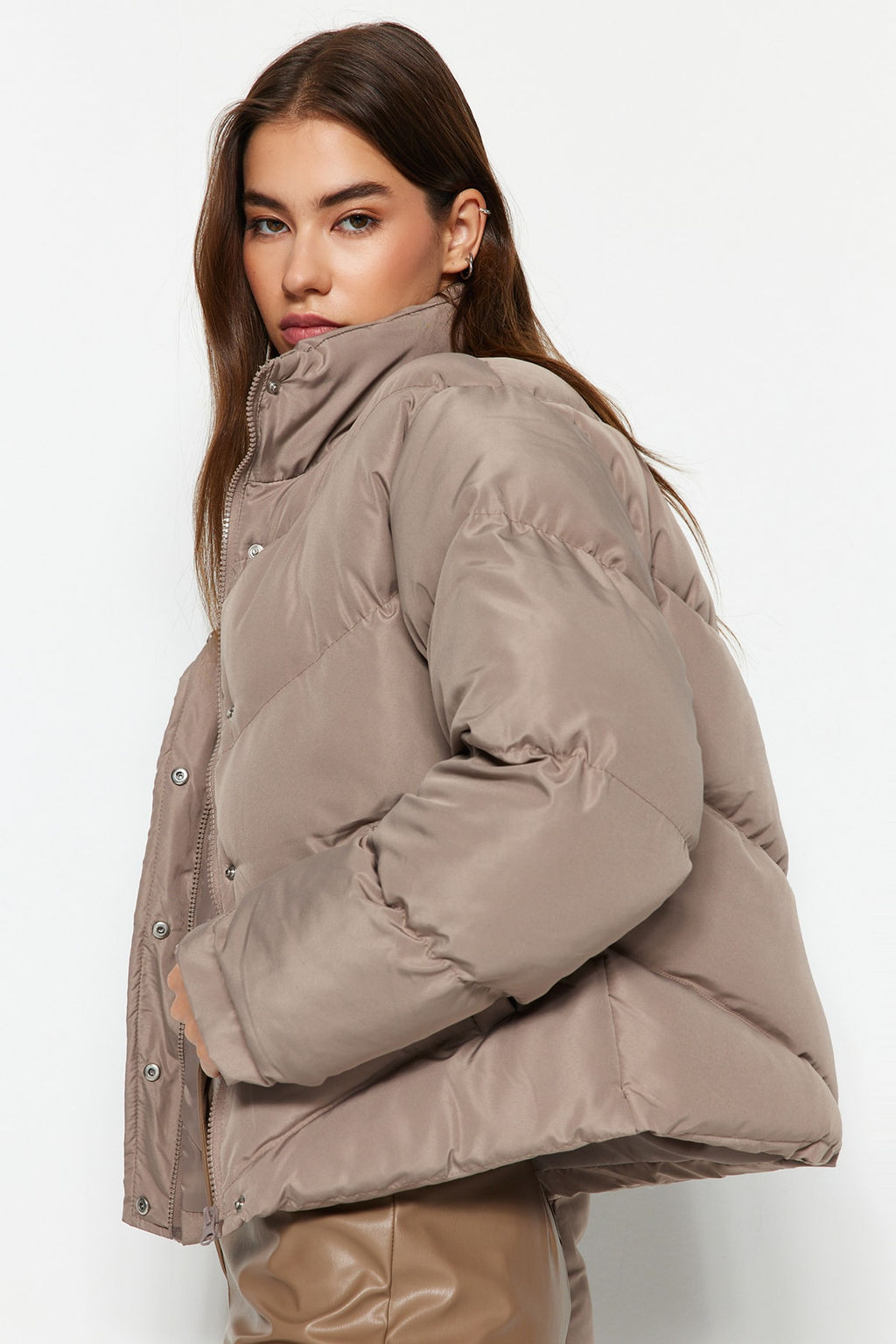 TRENDYOLMILLA Siyah Regular Su Itici Sisme Mont TWOAW24MO00048  фото 11