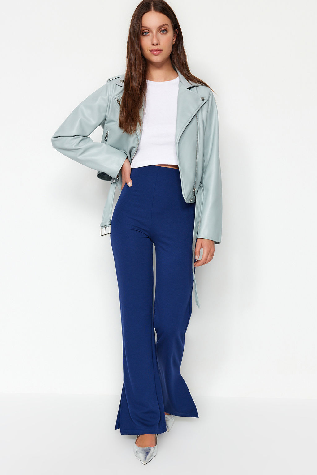 TRENDYOLMILLA Siyah Yanlar? Y?rtmacl? Flare/Ispanyol Paca Yuksek Bel Orme Pantolon TWOSS23PL00134 фото 3