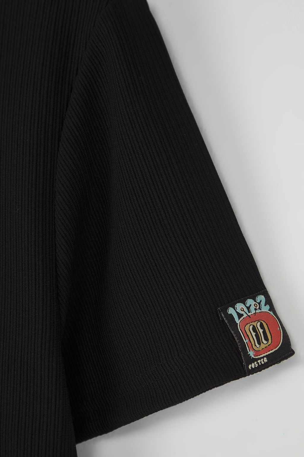 TRENDYOL MAN Siyah Regular/Normal Kesim Etiket Detayl? Dokulu T-Shirt TMNSS25TS00036 - Trendyolmilla фото 4