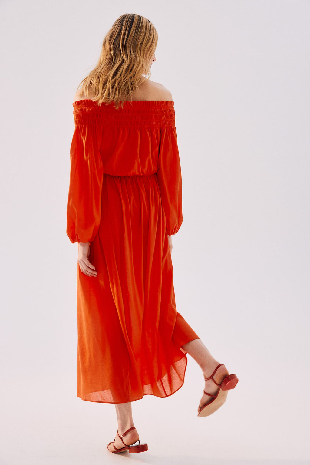 Vestido off-the-shoulder con escote nido de abeja - H&m фото 4
