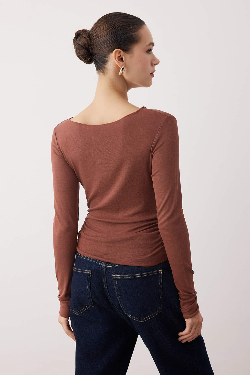Kahverengi*001 Duz Fitted/Vucuda Oturan Buzgu Detayl? Esnek Orme Bluz TWOAW25BZ00225