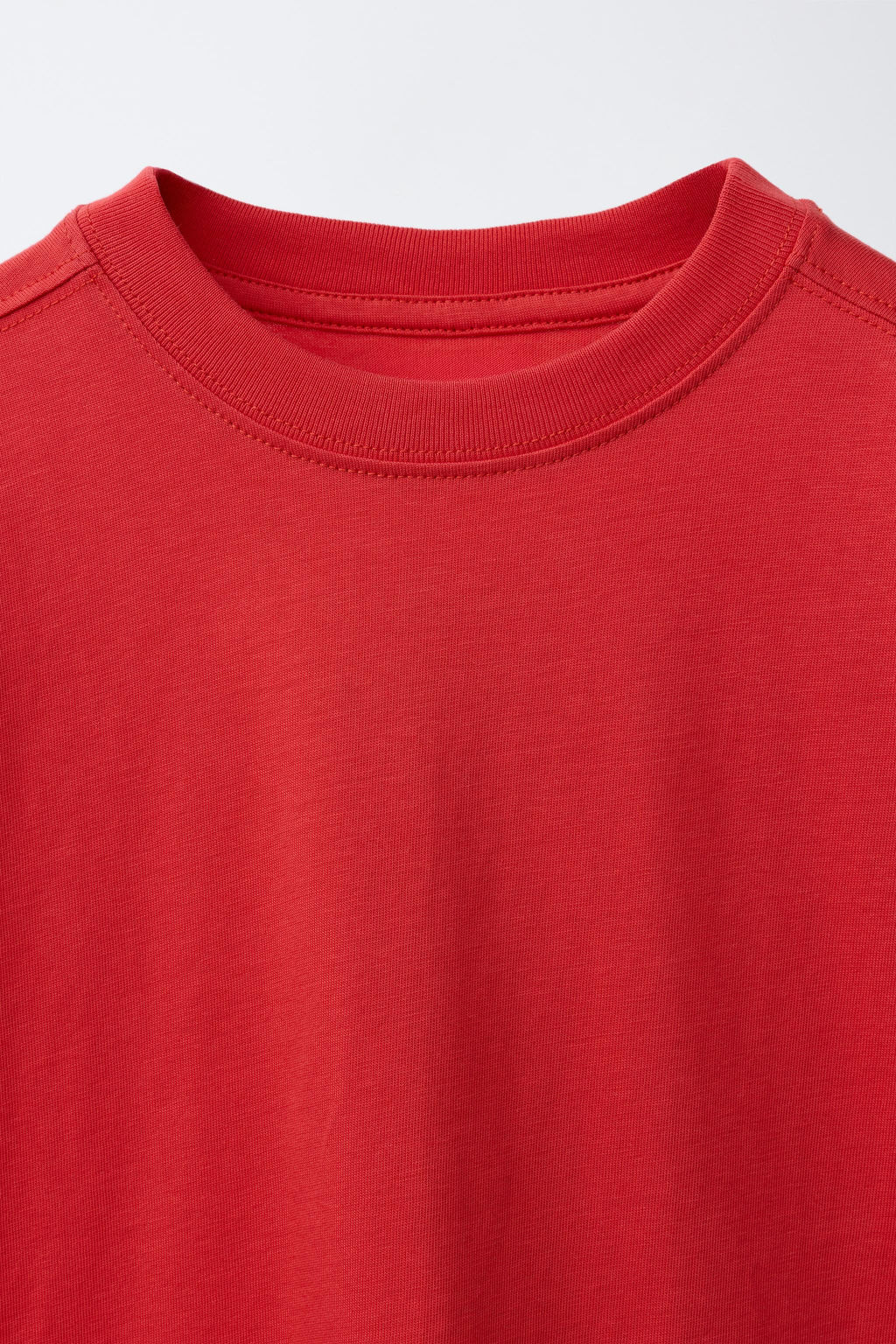 CAMISETA LISA / Rojo vivo - Zara фото 3
