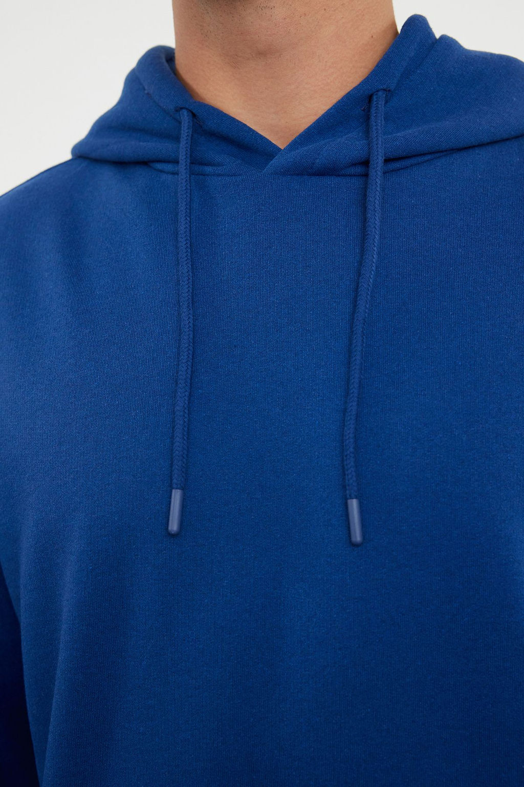 Lacivert Oversize/Genis Kesim Kapusonlu Ici Polar/S?cak Tutan Sweatshirt TMNAW23SW00195