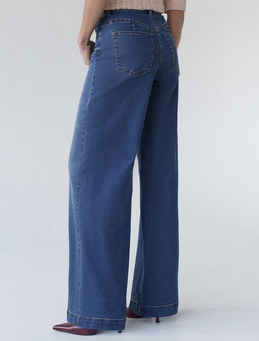 Джинсы трубы прямые с декоративной стиркой из эластичного денима - Vilatte фото 3