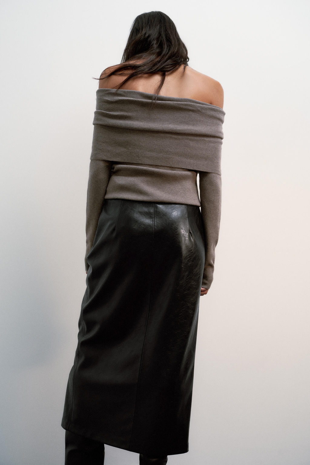 FAUX LEATHER MIDI SKIRT - Zara фото 7