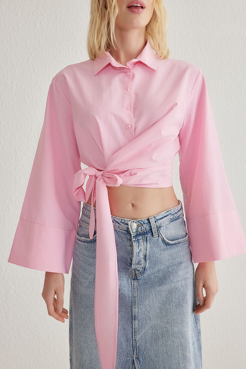 Pembe Baglama Detayl? Regular Normal Kal?p Dokuma Gomlek TWOAW25GO00067