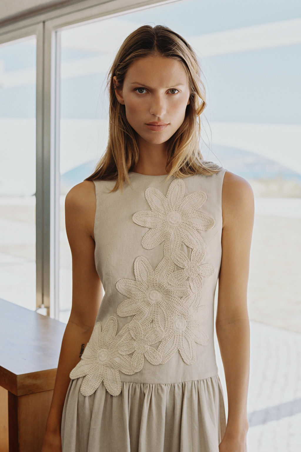 VESTIDO MIDI COMBINADO CON LINO / Beige claro - Zara фото 3