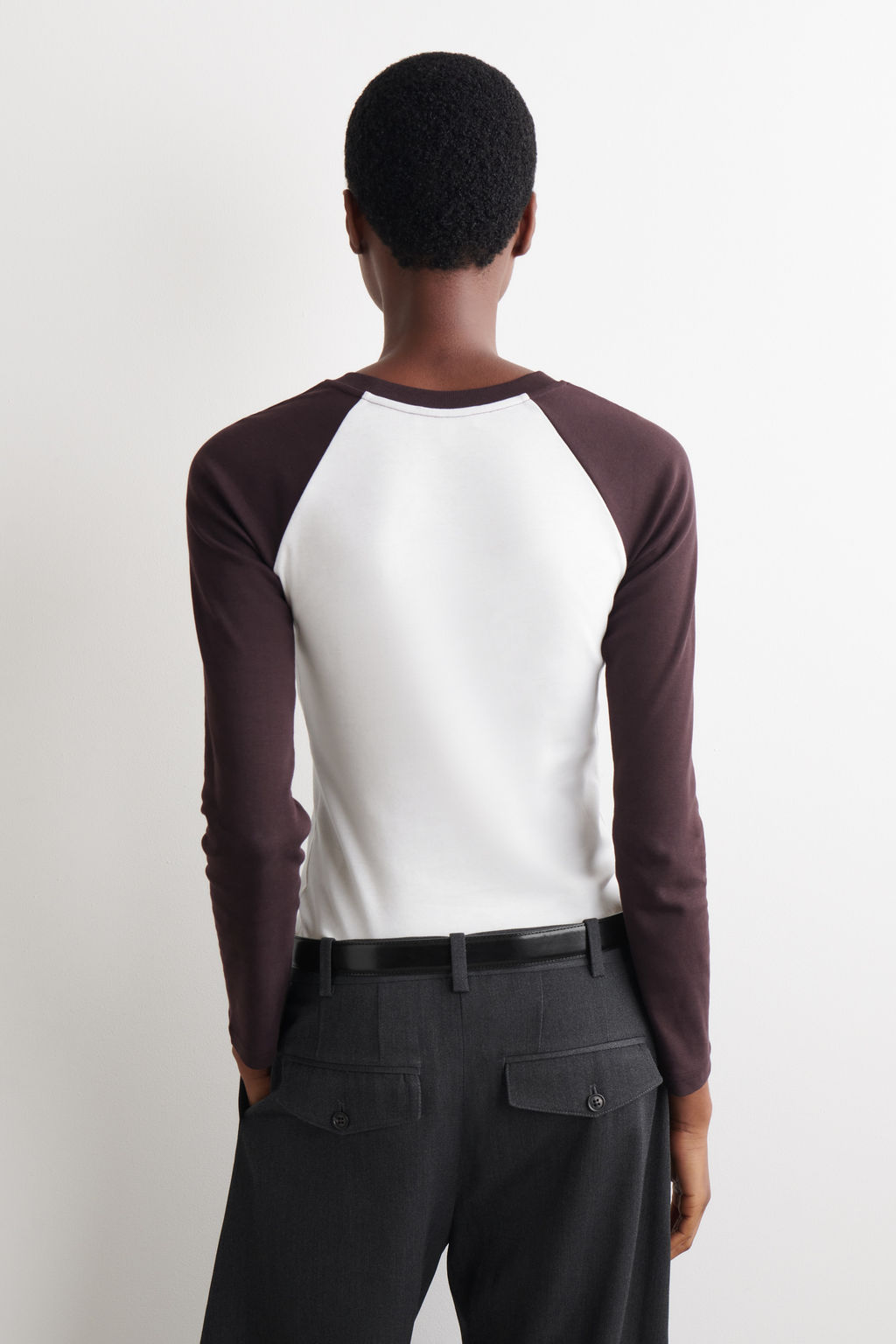 CAMISETA CON MANGAS EN CONTRASTE - H&m фото 6