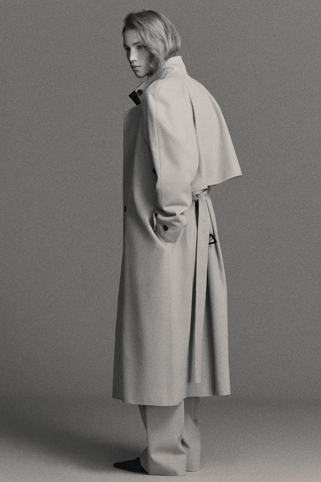 GABARDINA DE TWILL DE LANA CRUZADA