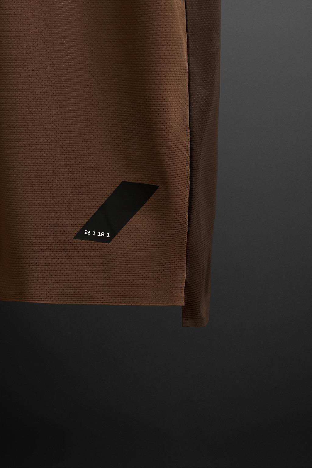 COLOUR BLOCK TECHNICAL T-SHIRT - Zara фото 3