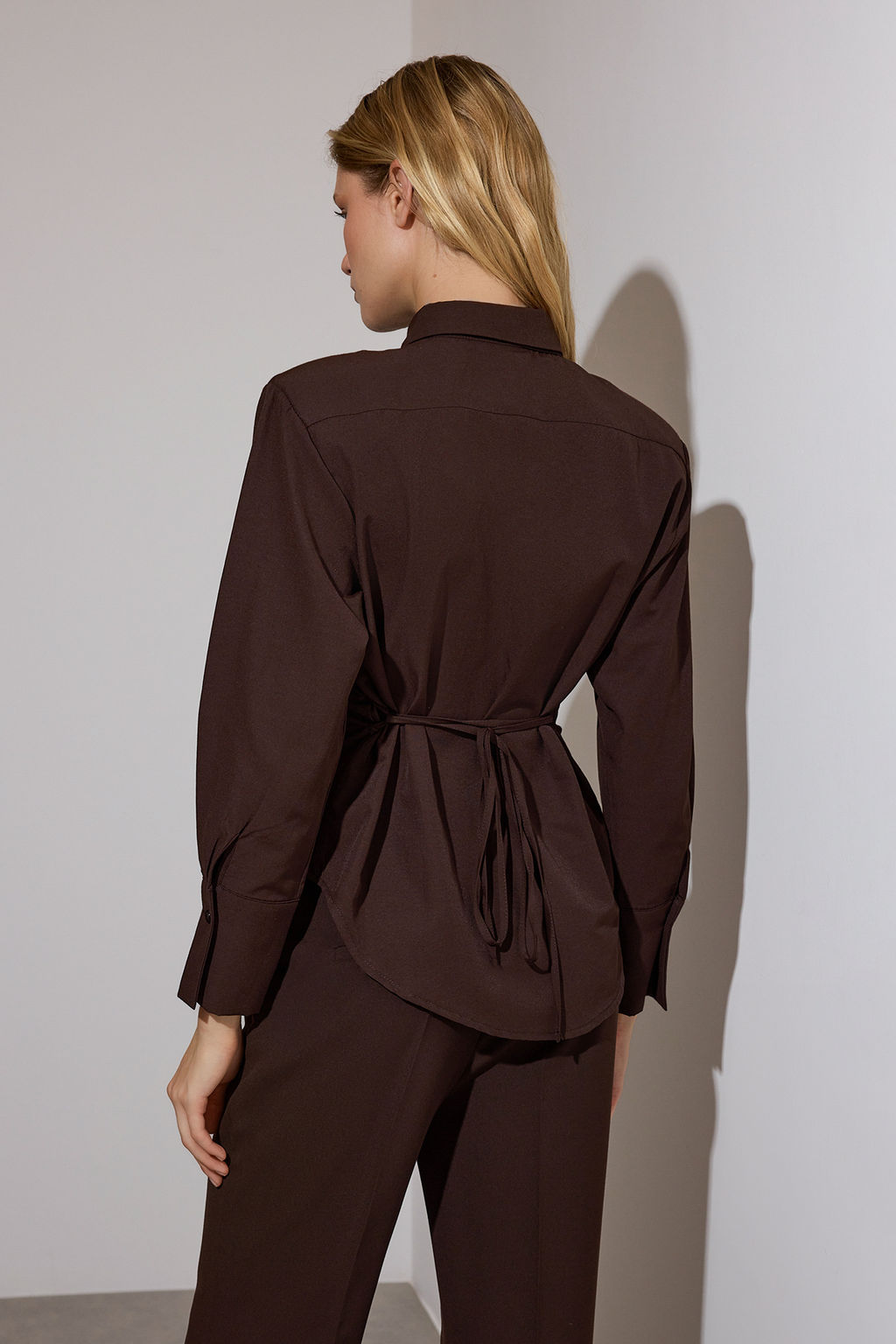 Kahverengi Limited Edition Kravat Detayl? Fitted Gomlek TWOAW26GO00047 - Trendyolmilla фото 13