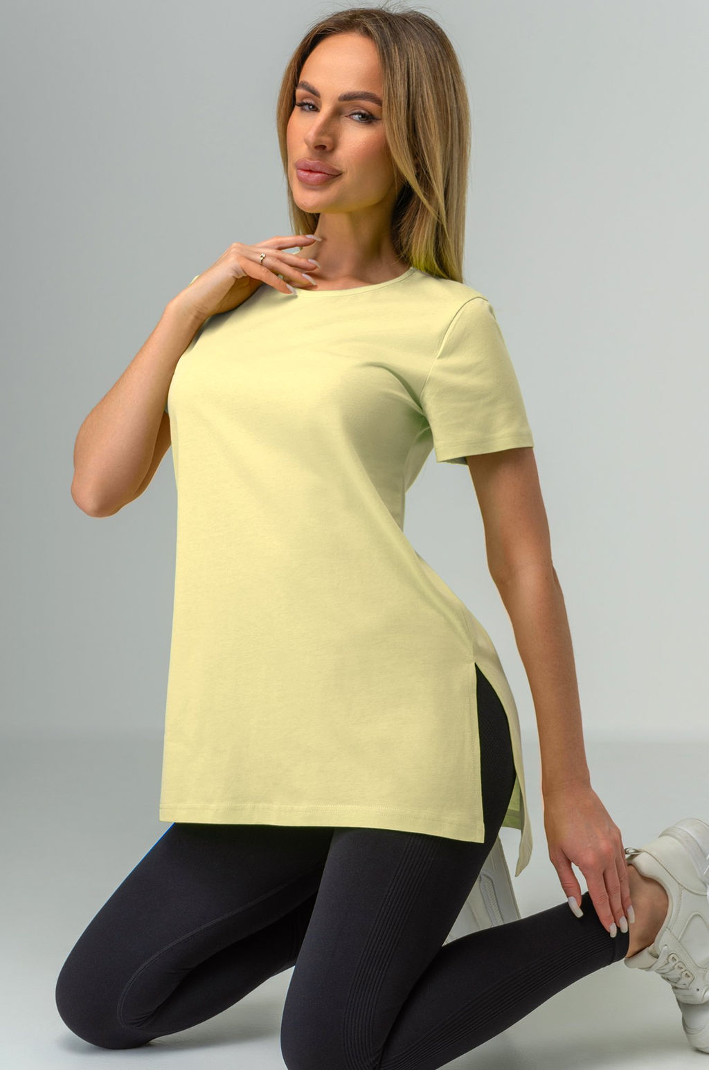 Женская удлиненная футболка с разрезами Happyfox