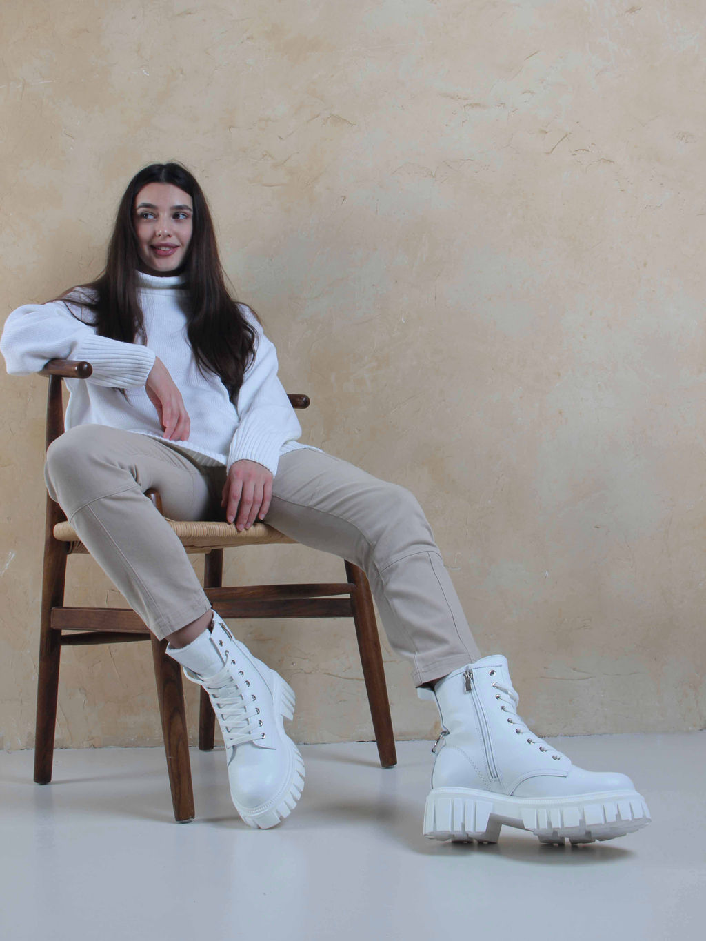 Ботинки 329.21153w. белые/Шерсть