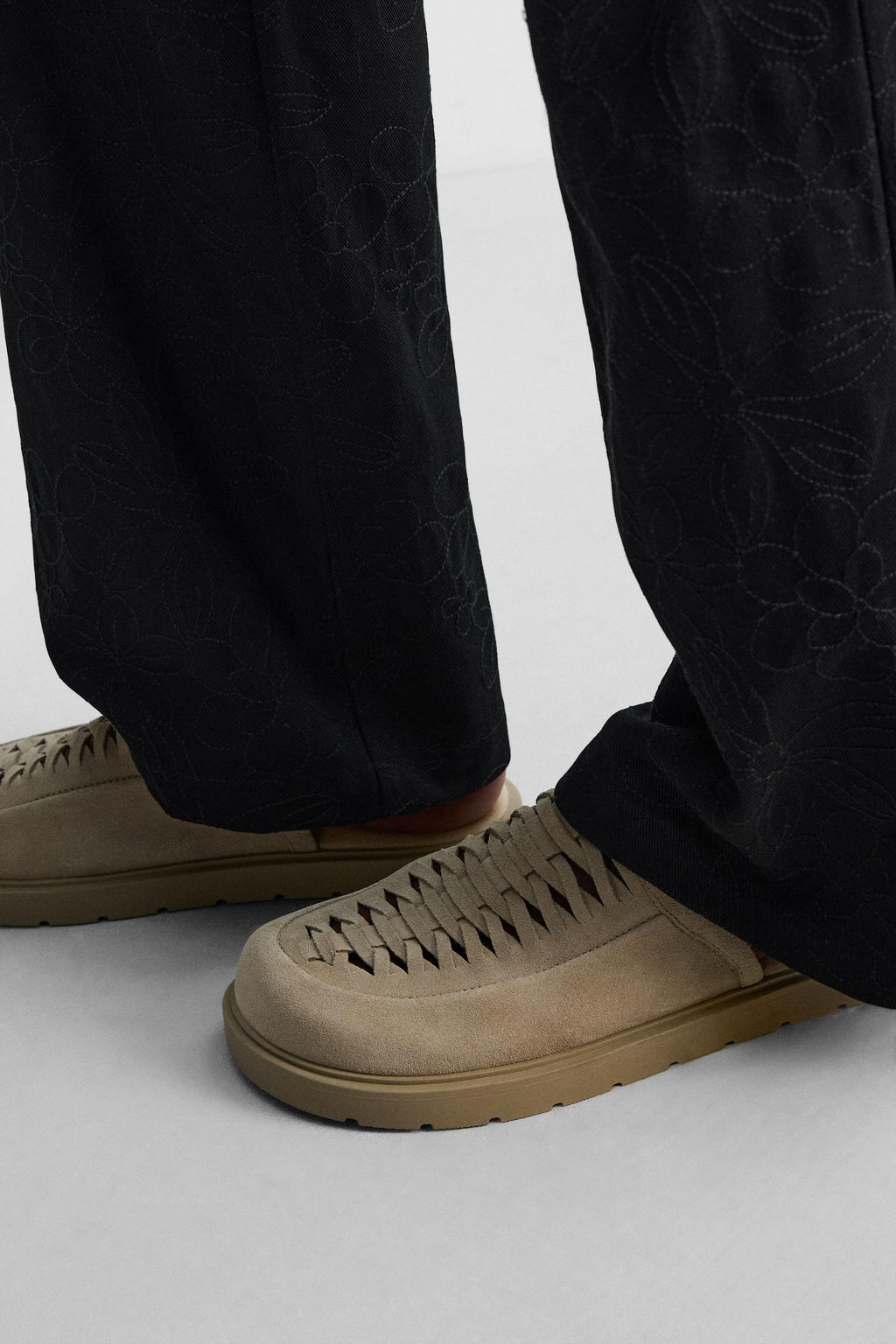 BRAIDED LEATHER CLOGS - Zara фото 3