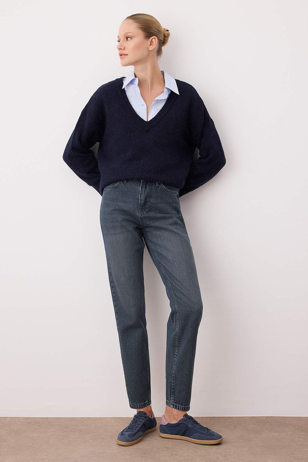 Mavi Yuksek Bel Yeni Mom Jeans TWOAW26JE00055