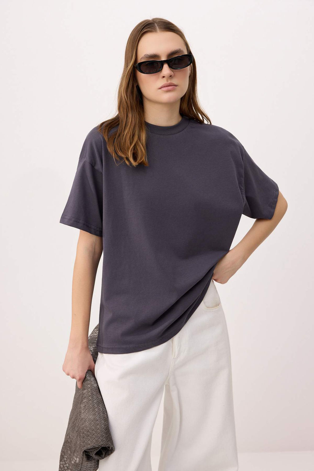 Antrasit Bask?l? Oversize/Genis Kal?p K?sa Kollu Tok %100 Pamuk Orme T-Shirt TWOSS26TS00180 - Trendyolmilla фото 2