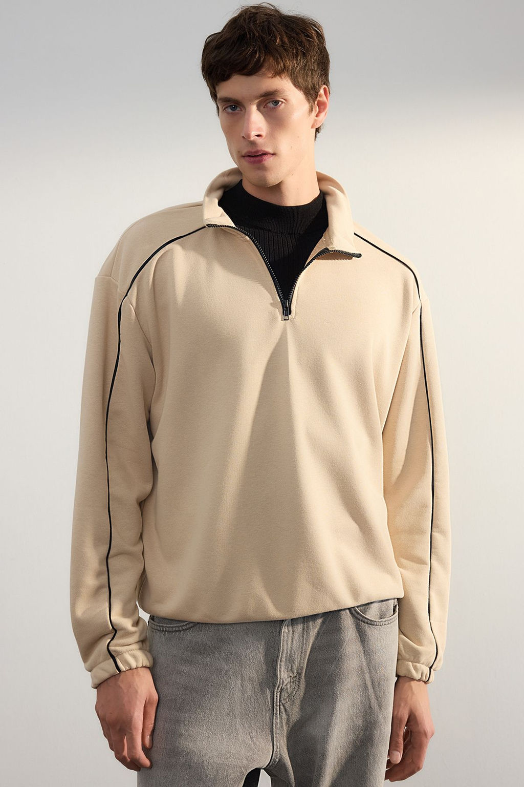 TRENDYOL MAN Tas Oversize/Genis Kesim Dik Yaka Fermuarl? Ici Polar Biyeli 100% Pamuk Sweatshirt TMNAW25SW00033 - Trendyolmilla фото 2