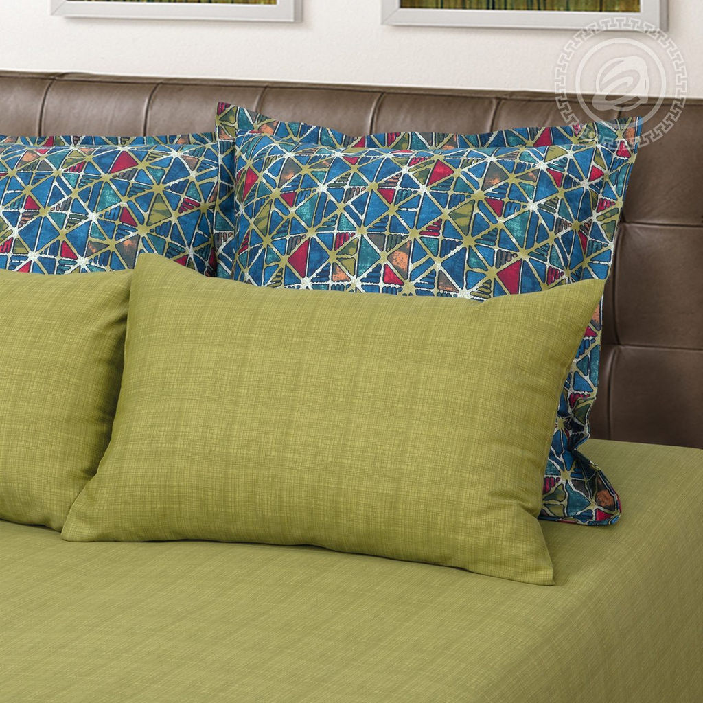 Постельное белье Сантьяго (сатин Россия) 2 сп. с Евро/Пододеяльник (молния): 1 шт. - 215*175; Простыня: 1 шт. - 215*240; Наволочка (клапан, ушки): 2 шт. - 70*70 Россия