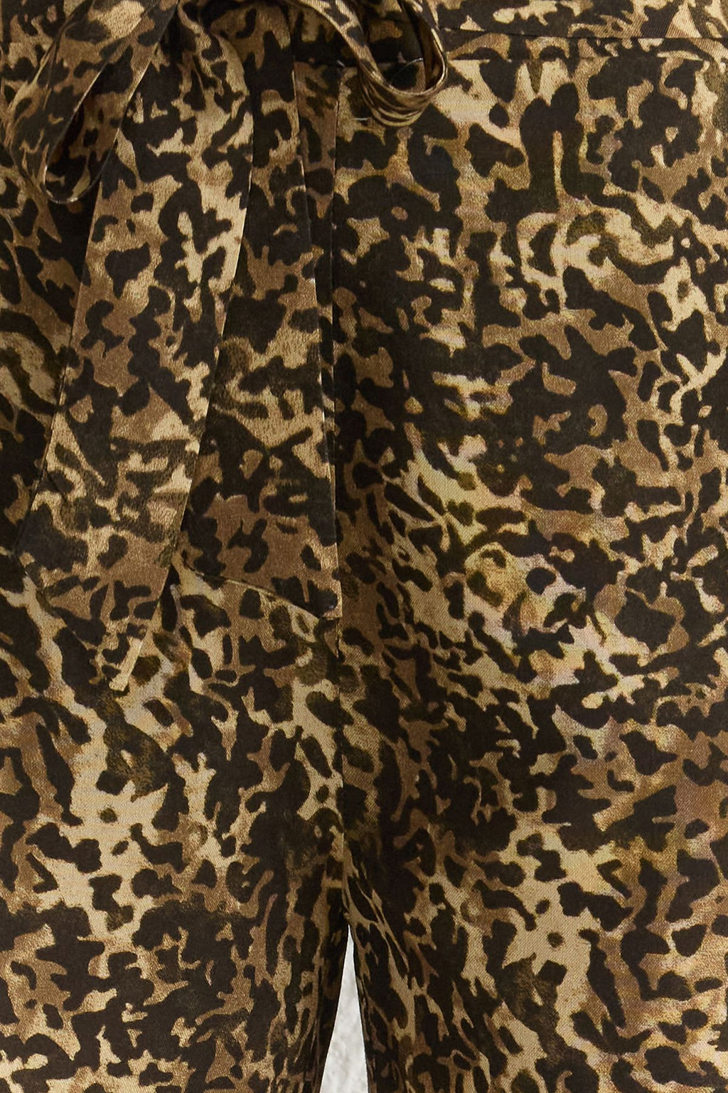TRENDYOLMILLA Siyah Rahat Kesim Kusakl? Puantiyeli Sort & Bermuda TWOSS25SR00008  фото 4