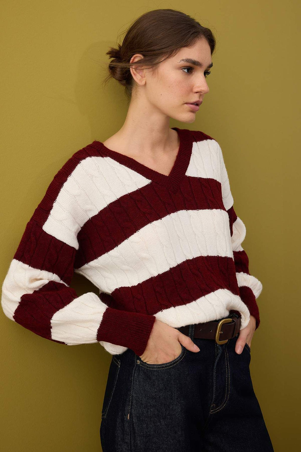 Lacivert Yumusak Dokulu Genis Kal?p Renk Bloklu Triko Kazak TWOAW26KZ00199 - Trendyolmilla фото 5