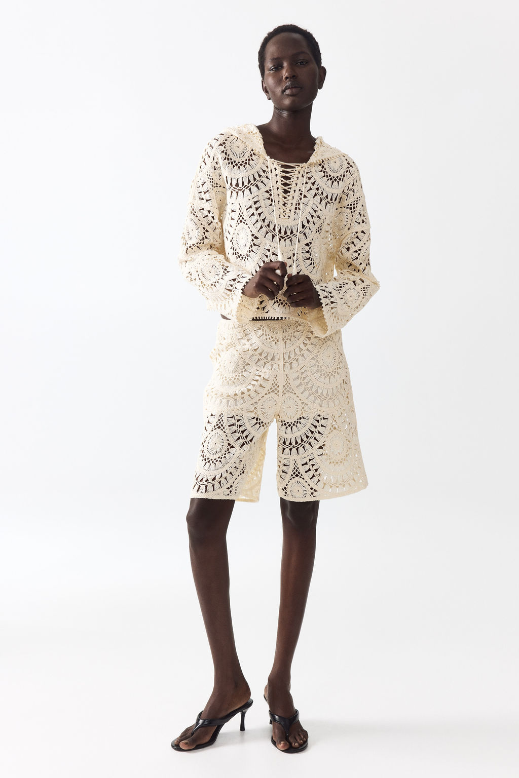 Sudadera efecto crochet con capucha y cord?n - H&m фото 7