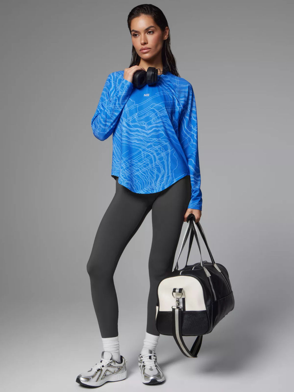 Спортивный рашгард свободного кроя