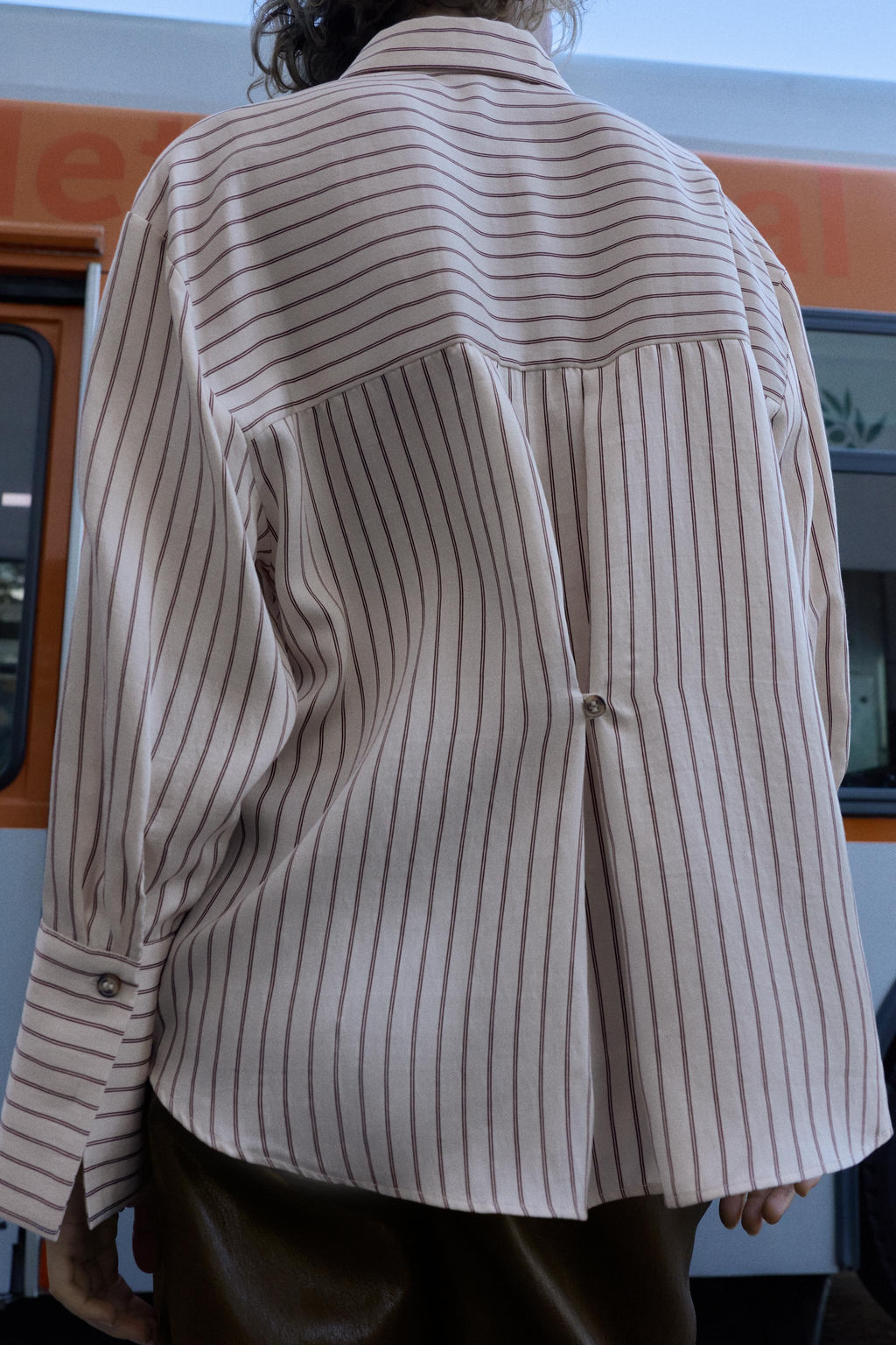 STRIPED SHIRT WITH WIDE CUFFS - Zara фото 16