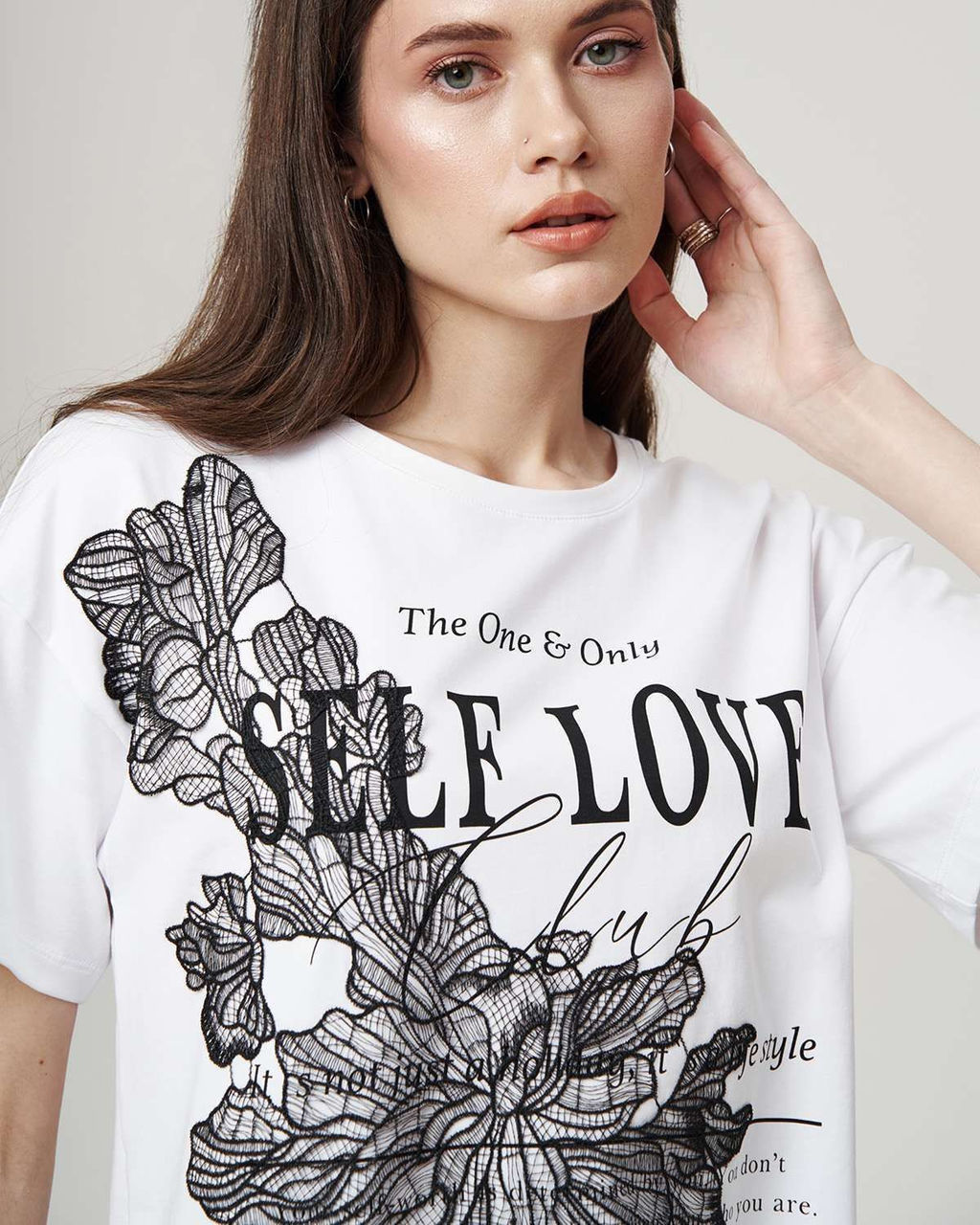 Футболка хлопковая оверсайз с аппликацией FDC005