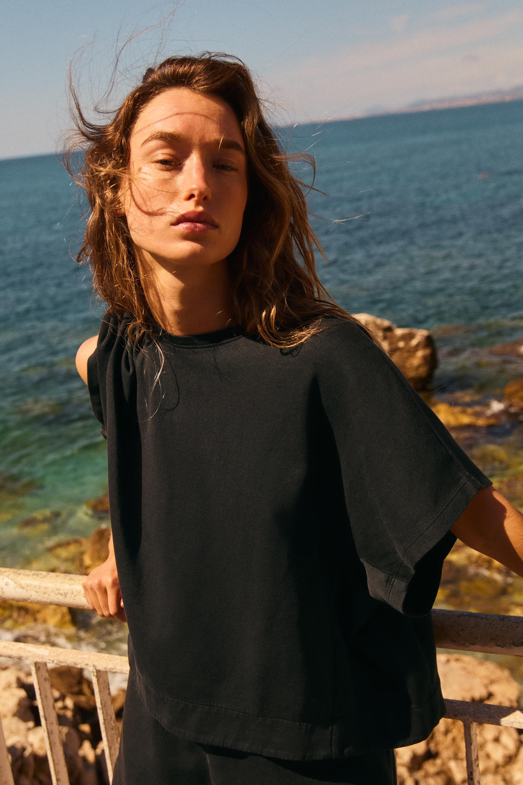 CAMISETA INTERLOCK CAPA / Carb?n