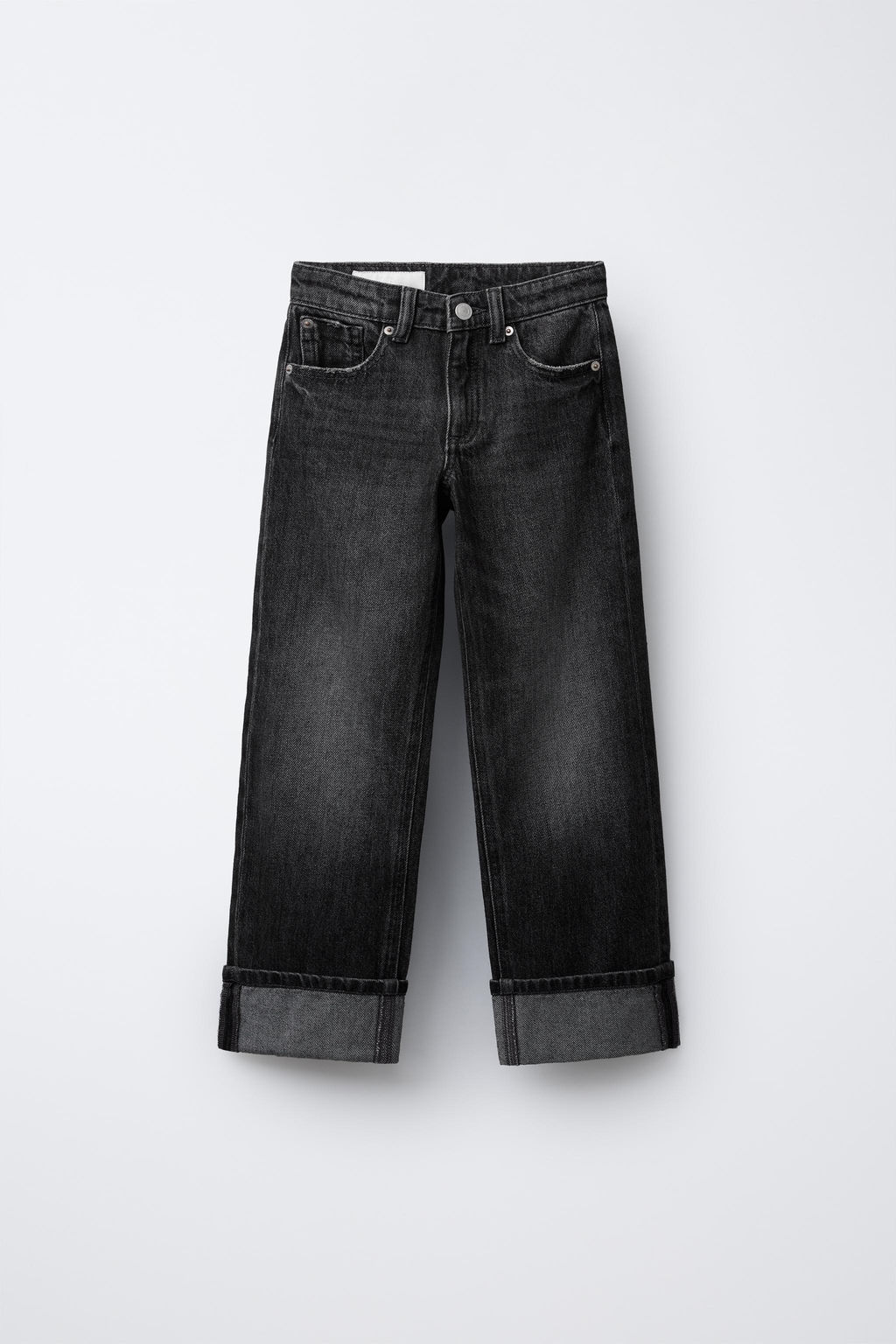STRAIGHT LEG JEANS WITH TURN-UP HEMS