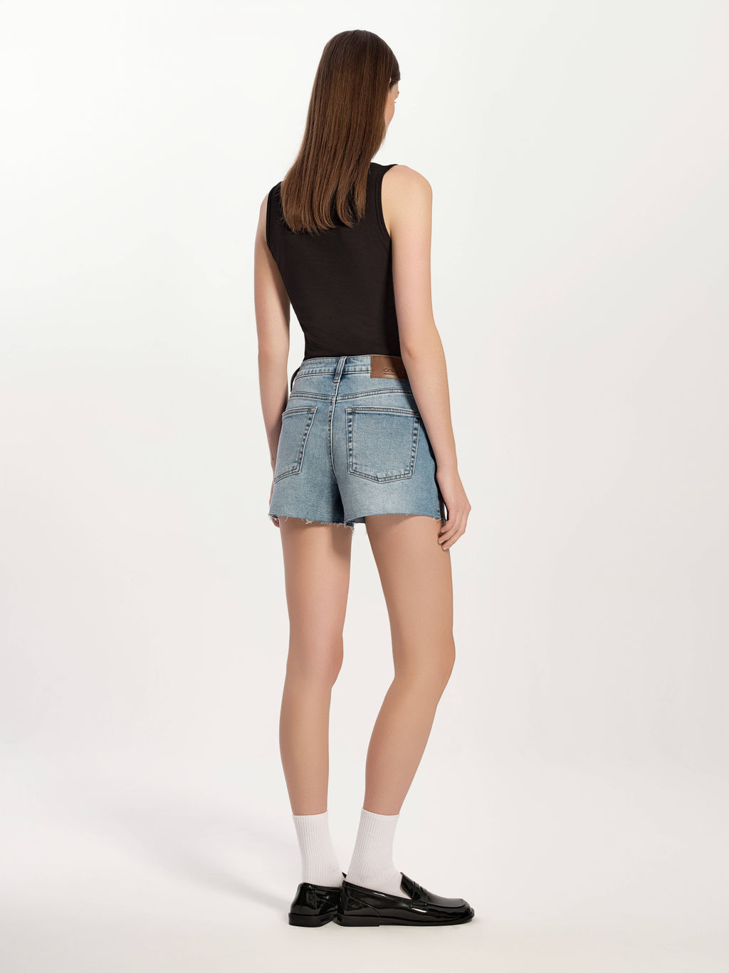 CONTE CON-755 Джинсовые шорты с эффектом потёртостей и необработанным краем light blue - Conte elegant фото 3