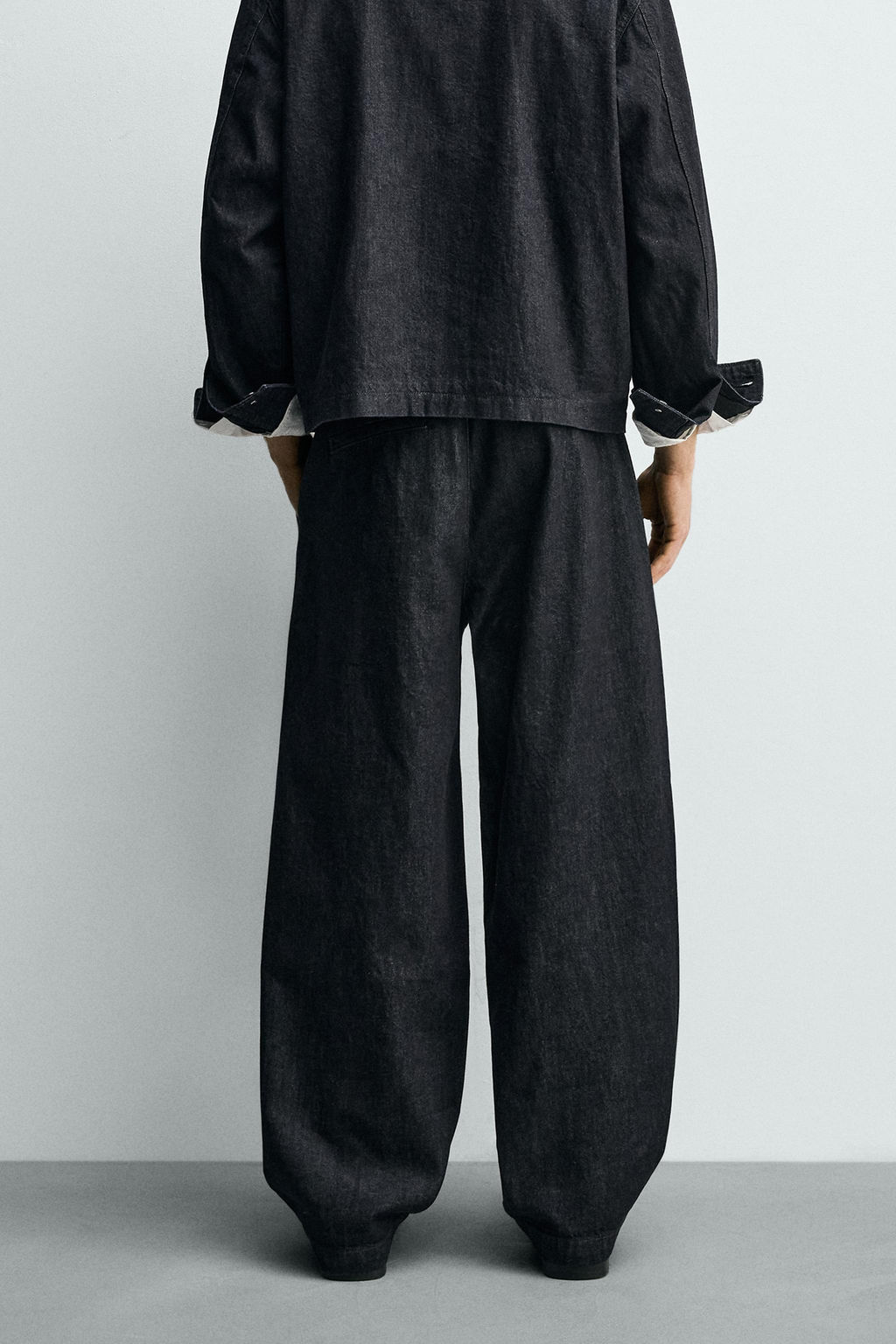 BARREL FIT DENIM CHINO TROUSERS - Zara фото 22