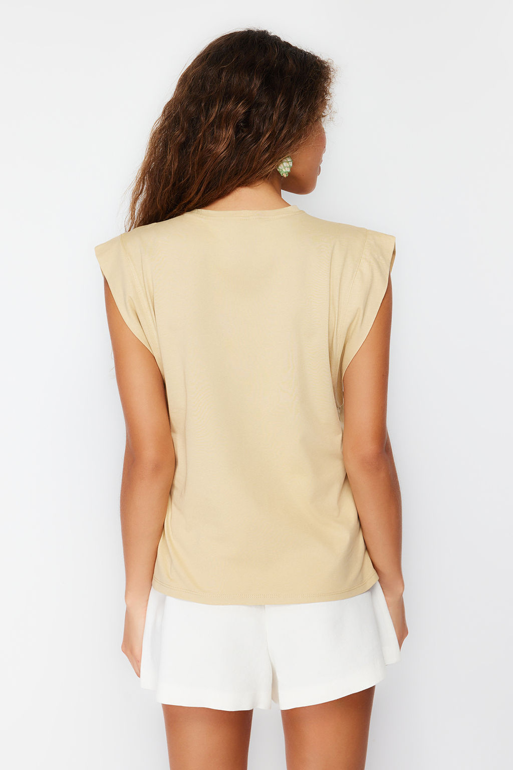 Koyu Bej %100 Pamuk Vatka Gorunumlu Basic Bisiklet Yaka Orme T-Shirt TWOSS20TS0021