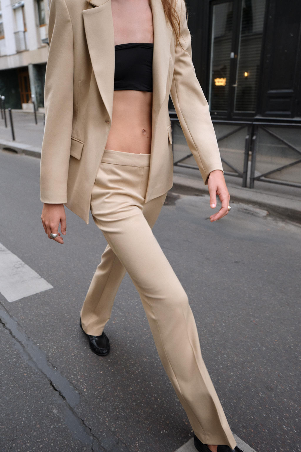LOW-RISE FLARE TROUSERS - Zara фото 2