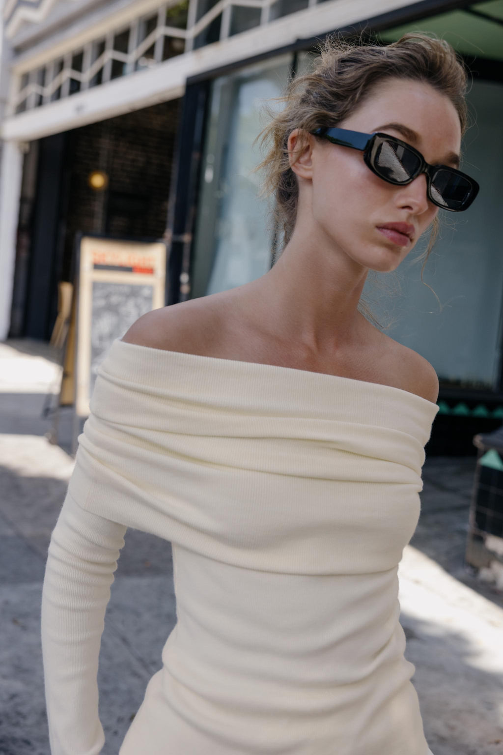 GATHERED STRAPLESS KNIT TOP