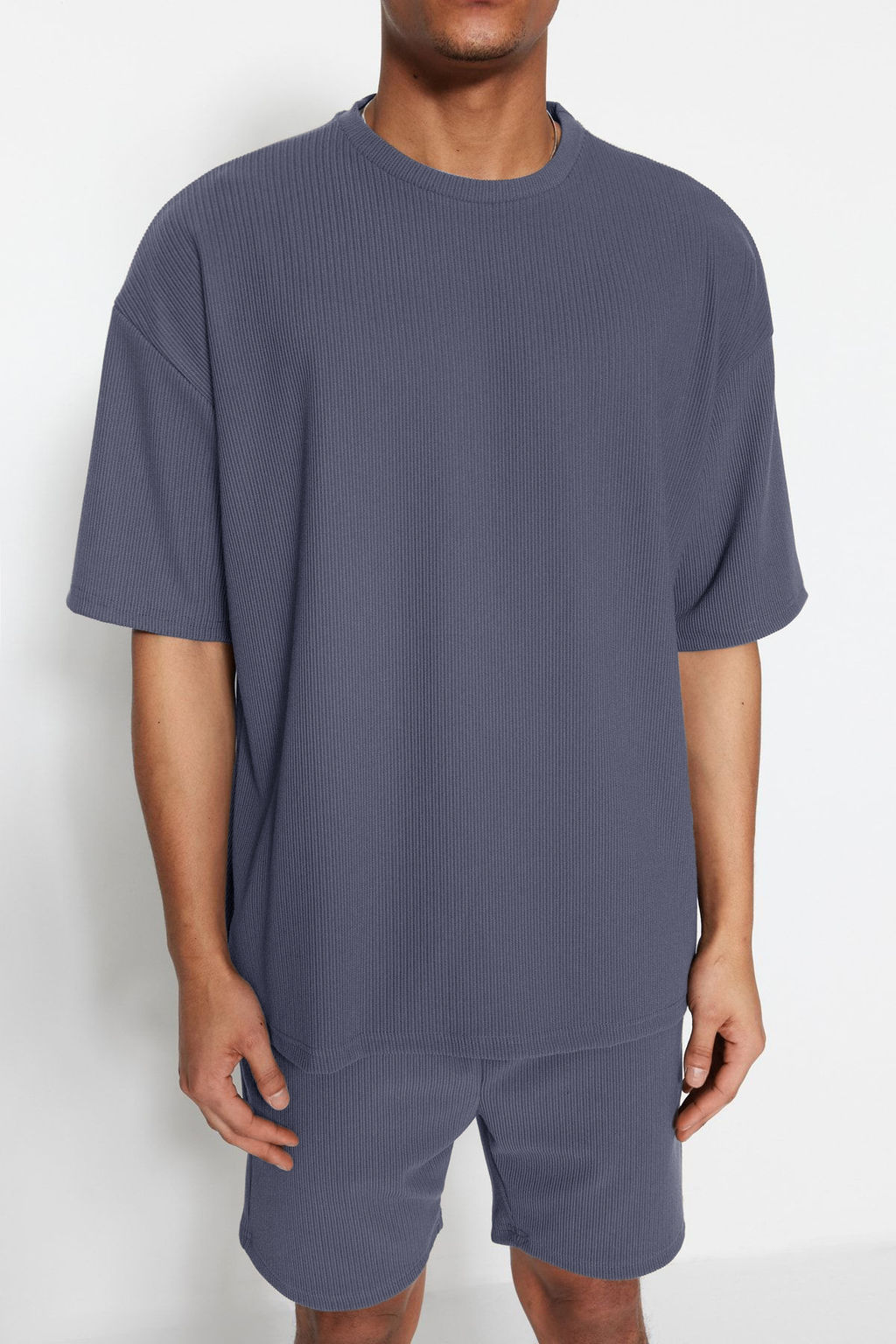TRENDYOL MAN Kahverengi Premium Oversize Bisiklet Yaka K?sa Kol Dokulu K?r?smaz Ottoman T-Shirt TMNSS23TS00081 - Trendyolmilla фото 47