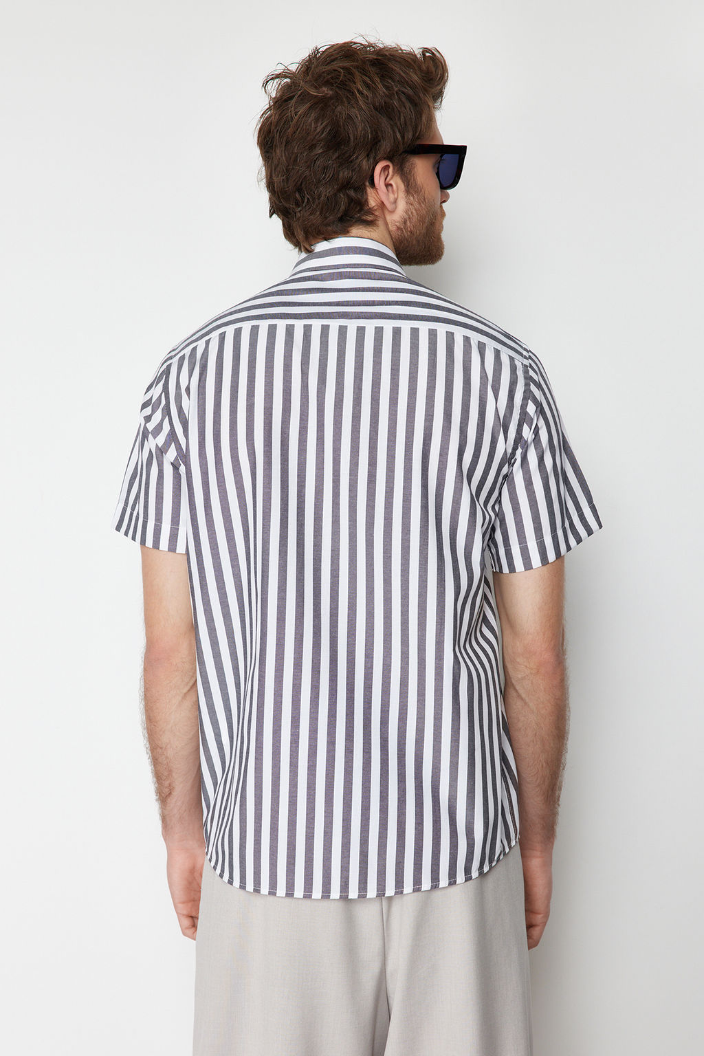 Gri Slim Fit Cizgili Gomlek K?sa Kollu TMNSS24GO00038 - Trendyolmilla фото 6