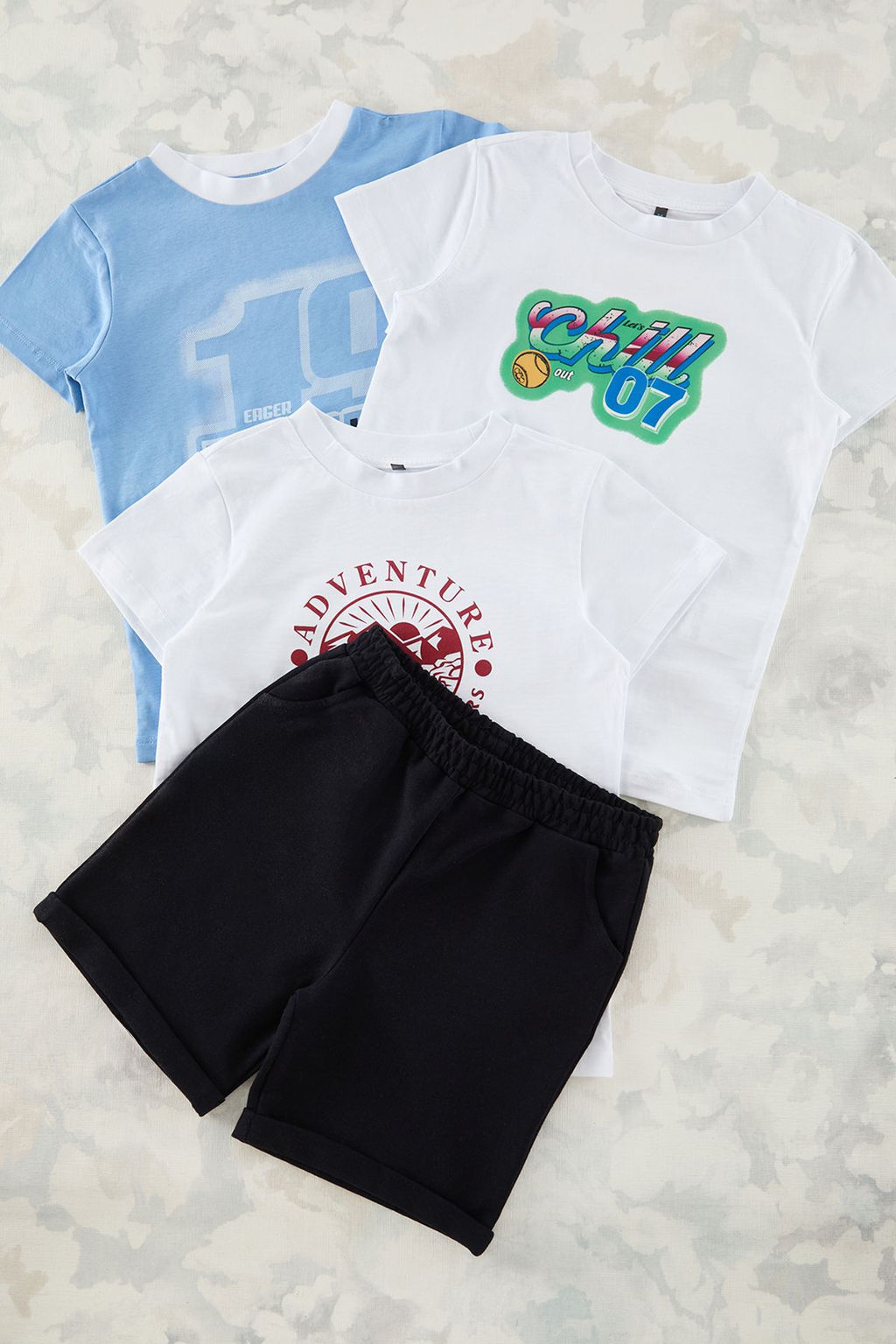 Beyaz-Mavi-K?rm?z? 4lu Regular/Normal Kal?p T-Shirt Sort Orme Tak?m TKDSS25TS00040