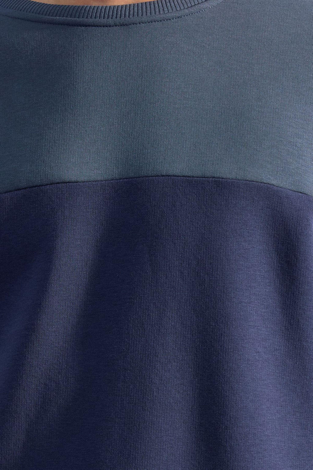 TRENDYOL MAN Lacivert Oversize/Genis Kesim Renk Bloklu Ici Polarl? Basic Sweatshirt TMNAW25SW00013 - Trendyolmilla фото 3