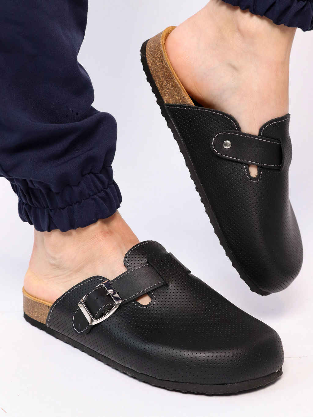 05 | Maka | Черные женские медицинские сабо натуральная кожа (перфорация) - Milka shoes&more фото 4