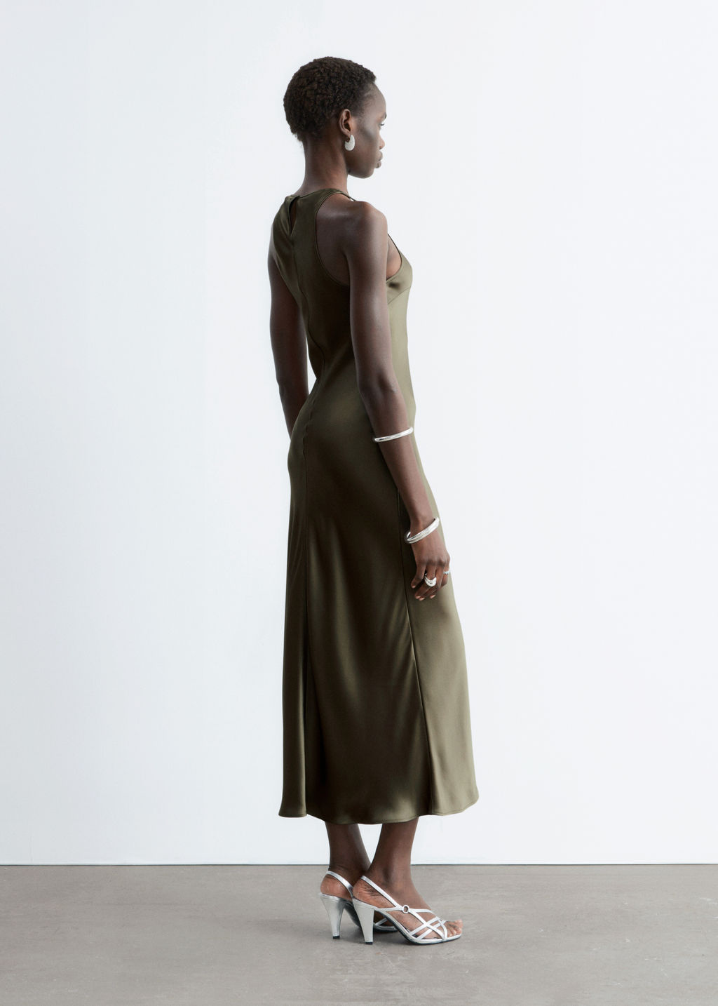 Vestido midi de sat?n sin mangas - H&m фото 4