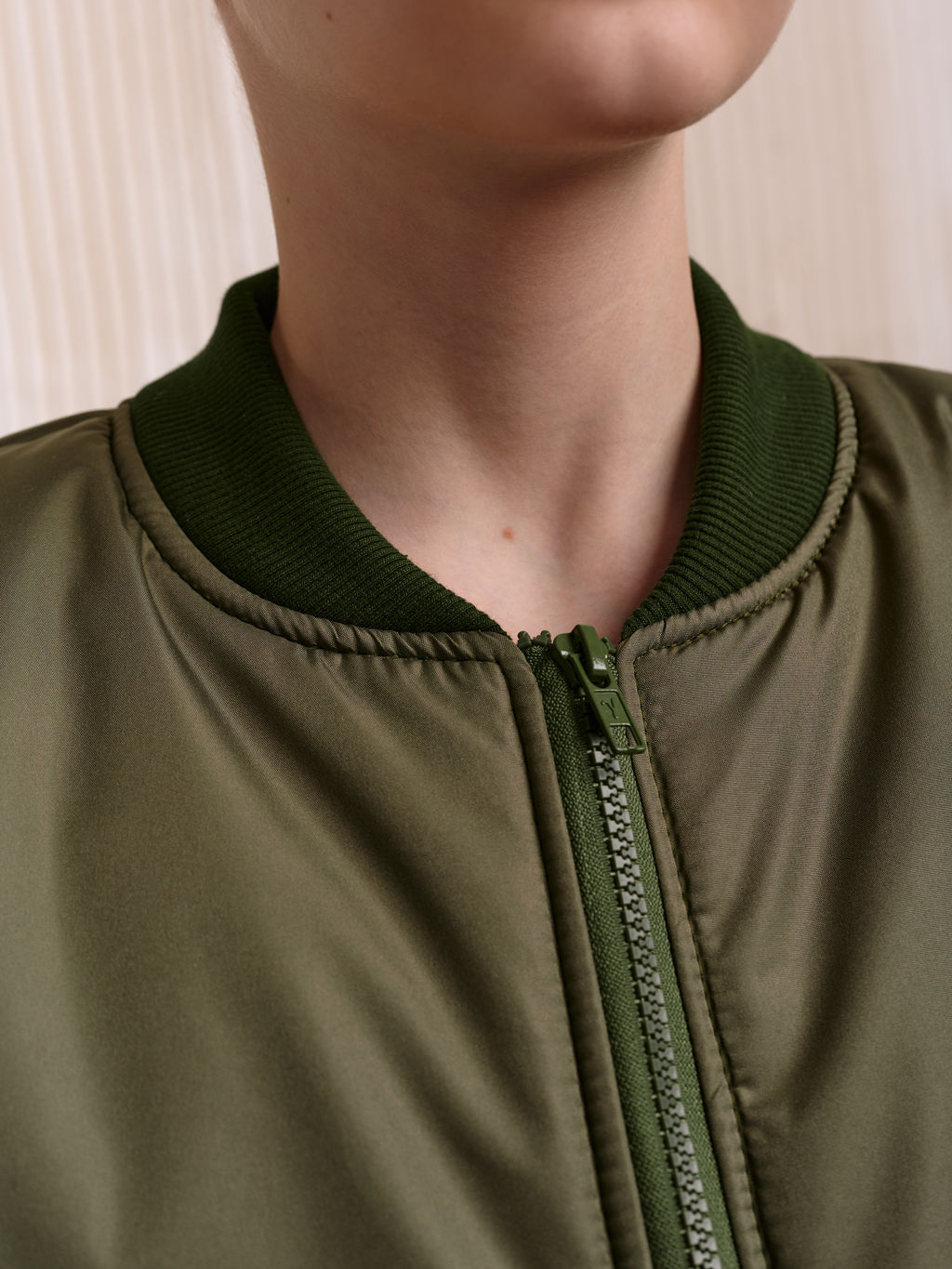 Бомбер демисезонный для мальчика Френд красный - Yollochka фото 18