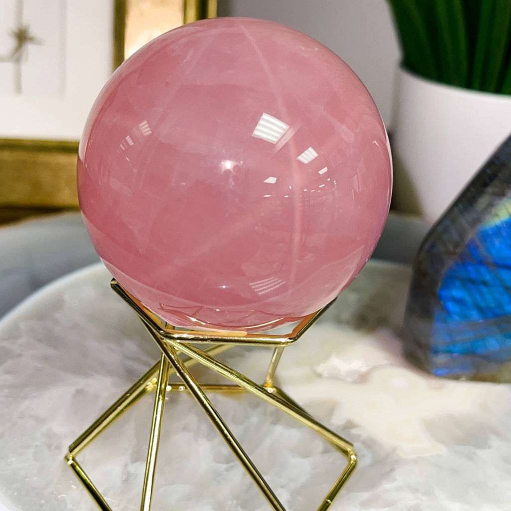Шар из мадагаскарского Розового кварца