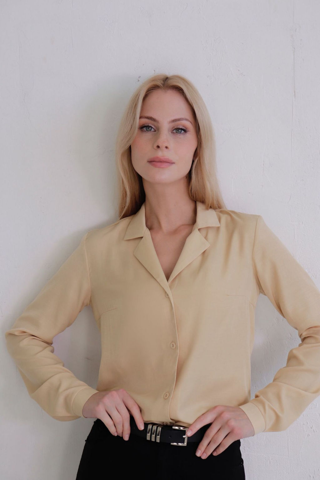 10787 Блуза с английским воротником в палевом оттенке - Martichelli фото 5